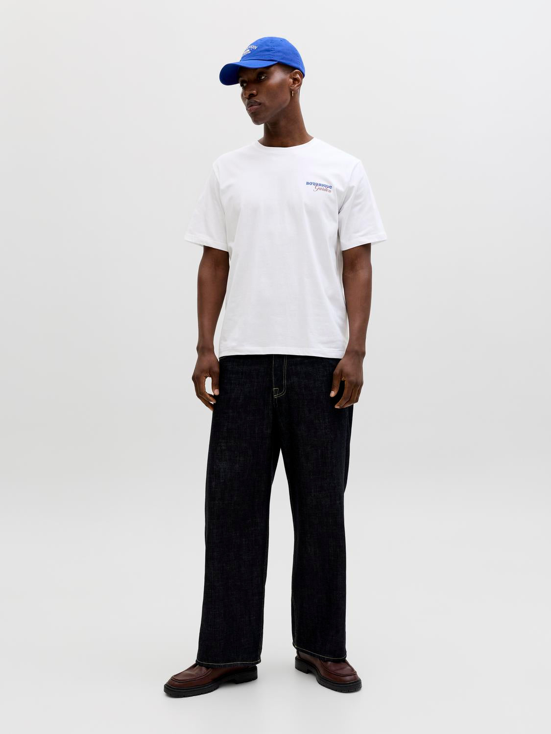 model_shot-front_full
